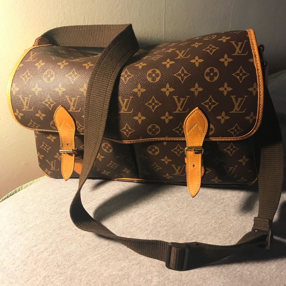 Vintage Louis Vuitton Messenger Bag
